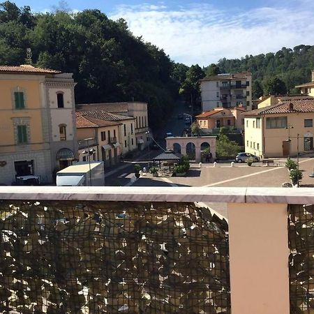 Appartamento in centro con terrazza panoramica Cavriglia Esterno foto