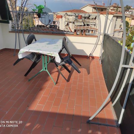 Appartamento in centro con terrazza panoramica Cavriglia Esterno foto